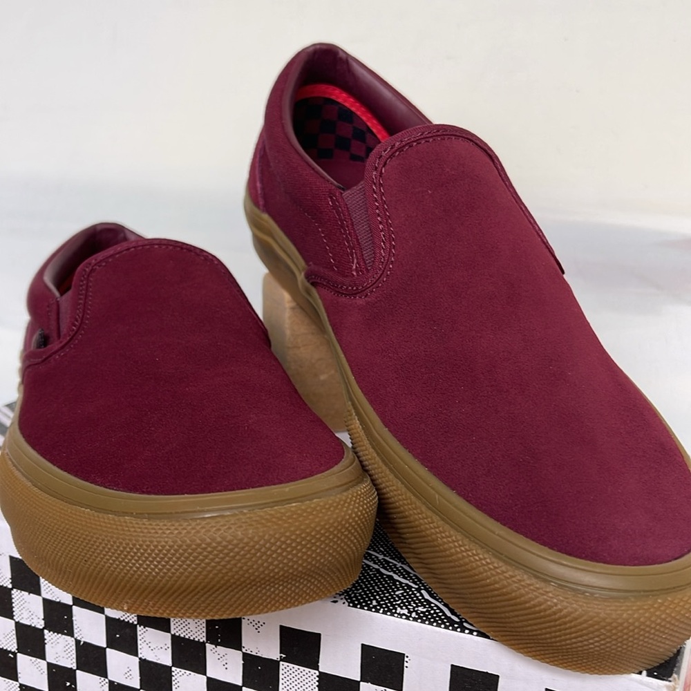 Vans WMNS Skate Slip-On
Port/Gum
VN0A5FCAK10
Sneakers - Picture 8 of 16